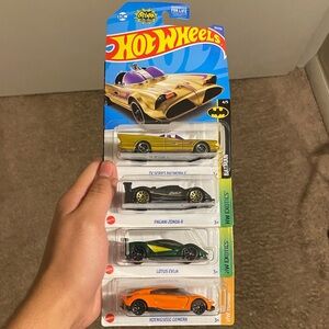 Hot Wheels Batman Die-Cast Car Set - Multicolor